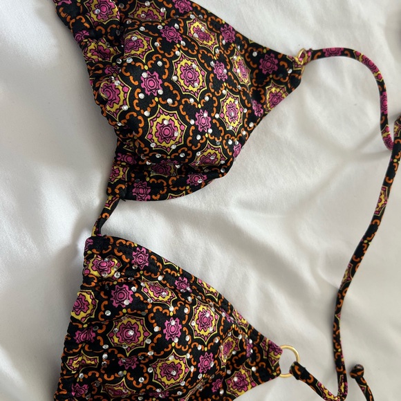 Lulu fama euc triangle top small - Picture 2 of 5